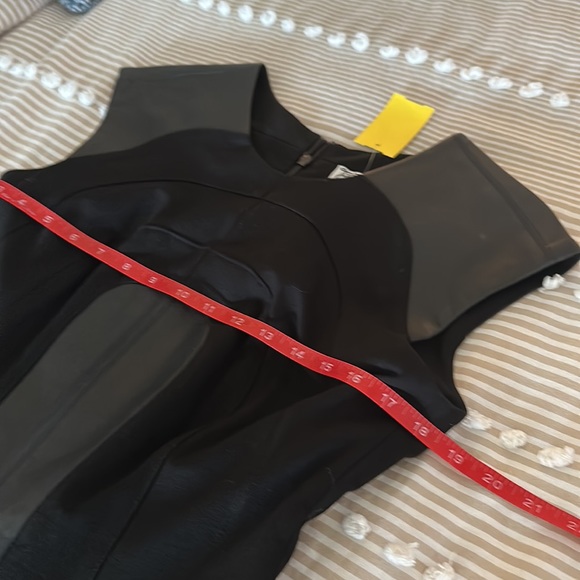 555 Los Angeles designer, black sleeveless asymmetrical w/leather midi dress - Picture 9 of 13